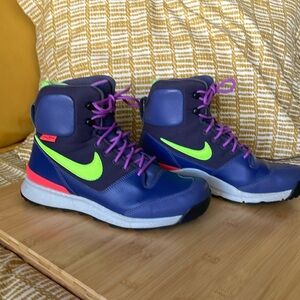Nike Stasis ACG Boot- High Top Sneakers